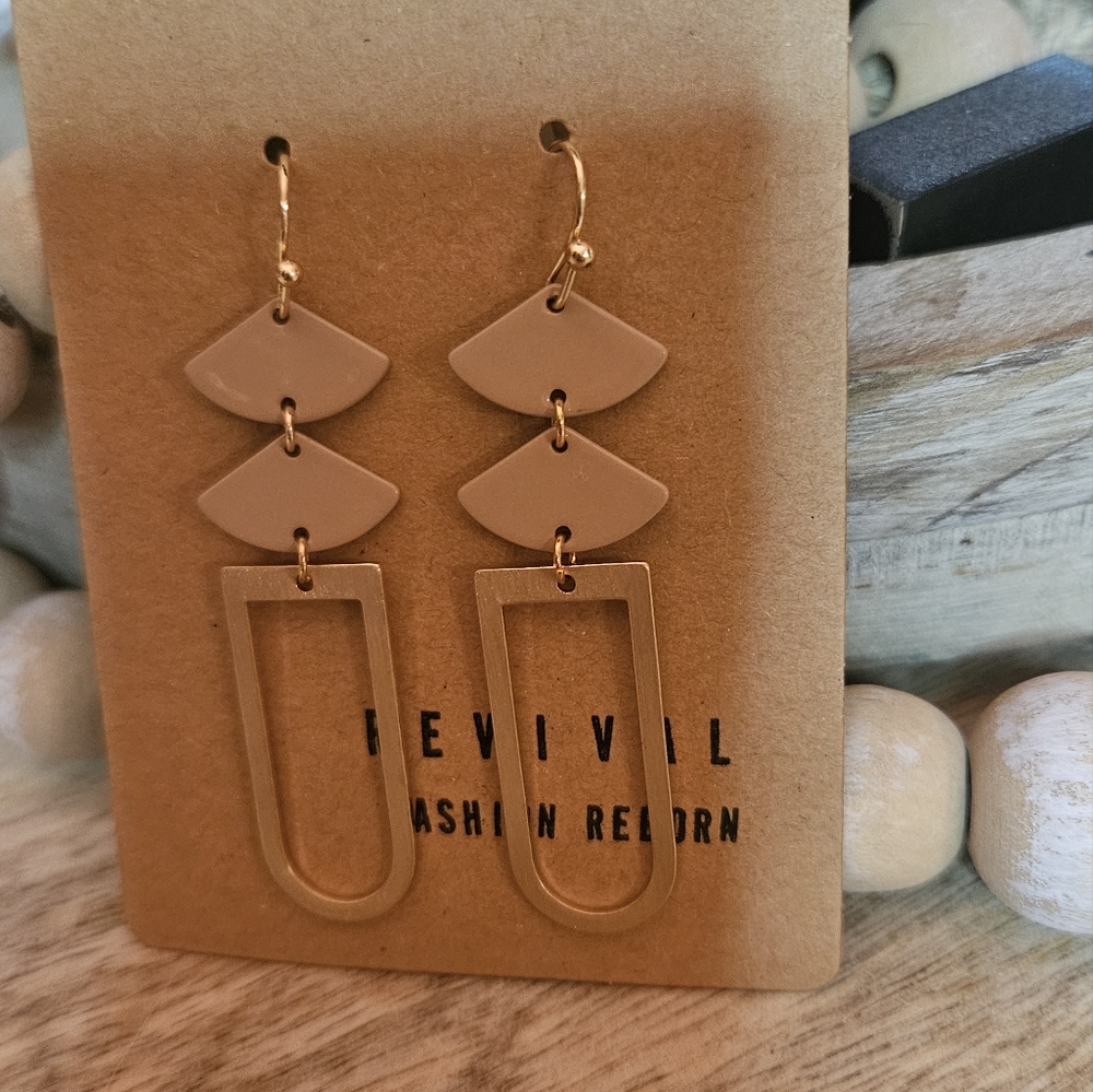 Dangle earrings